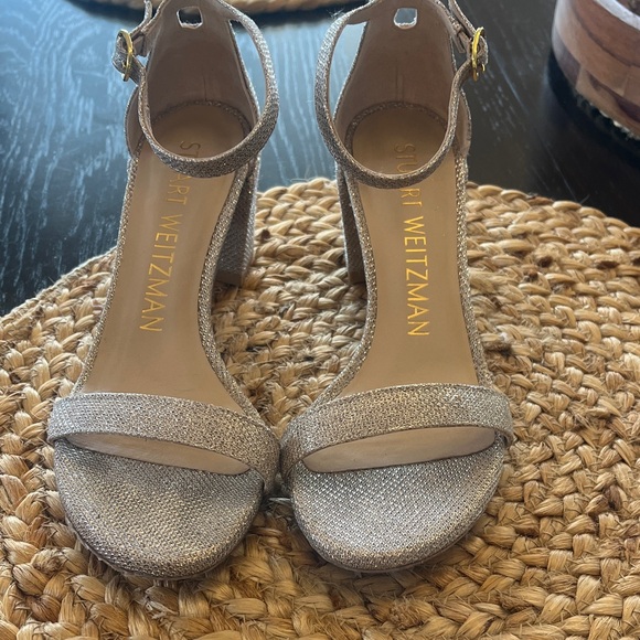 Stuart Weitzman Glittering Silver Heels Like New/Beautiful - Picture 1 of 3